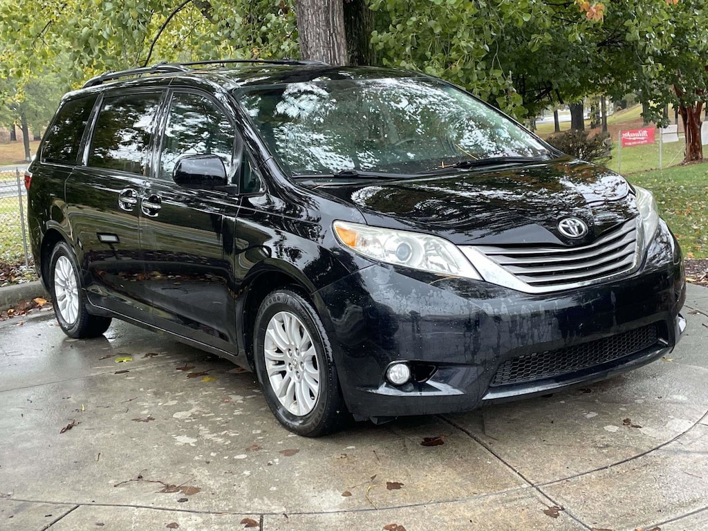 Used 2015 Toyota Sienna XLE Minivan