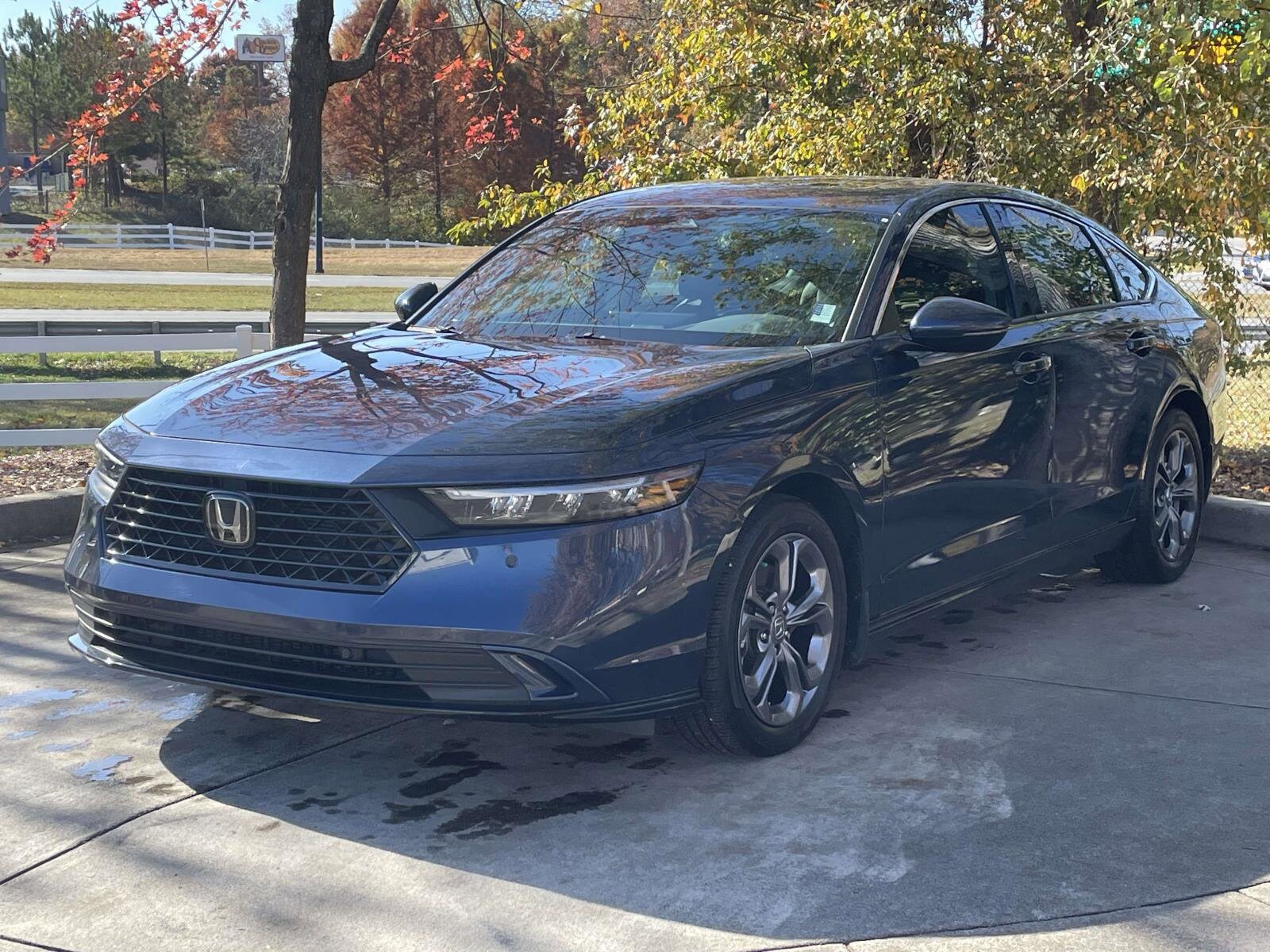 2024 Honda Accord Hybrid EX-L photo 2