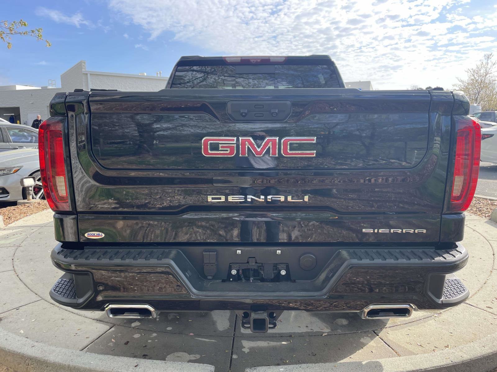 2025 GMC Sierra 1500 Denali photo 3