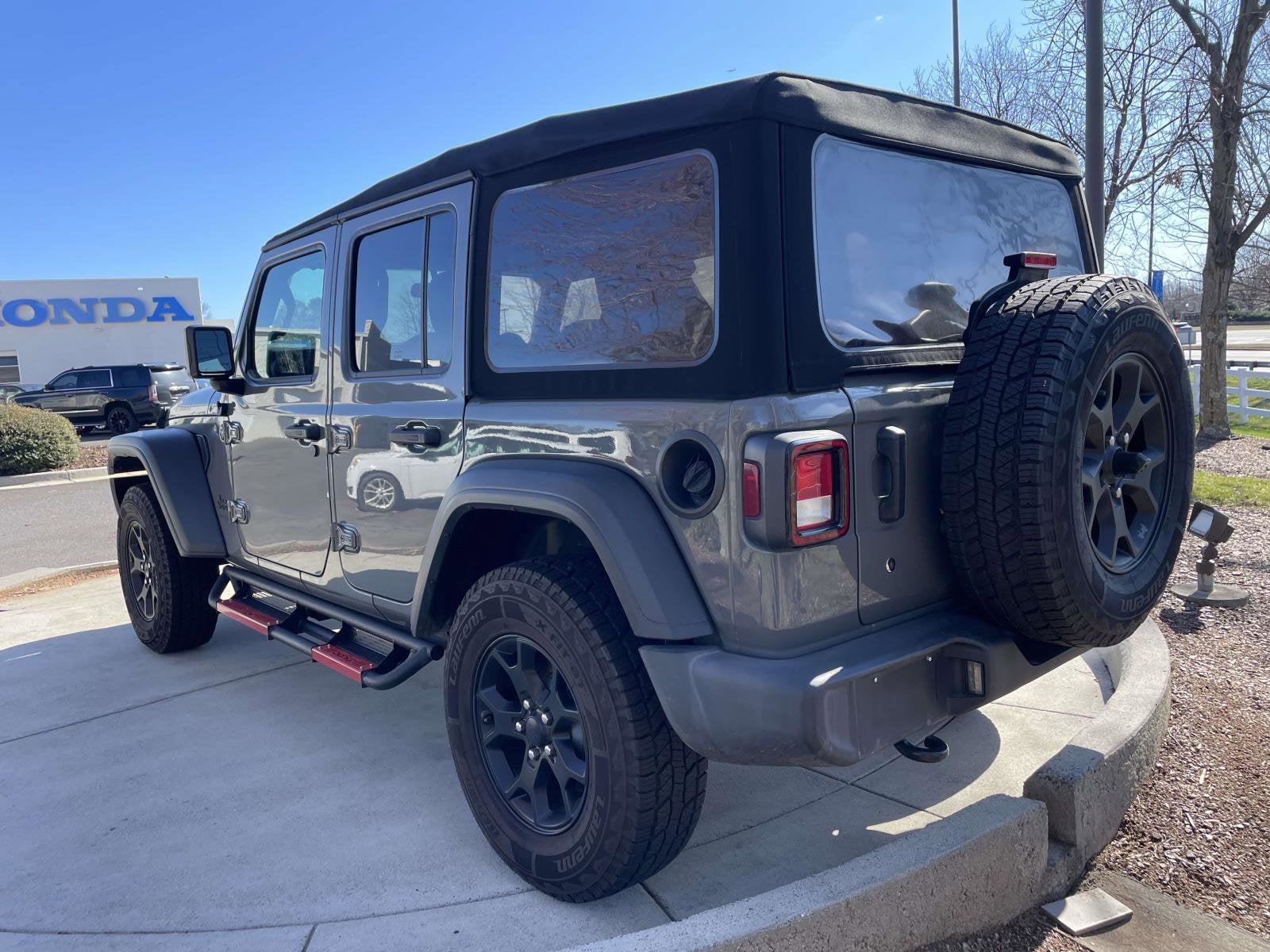 2020 Jeep Wrangler Unlimited Willys photo 6