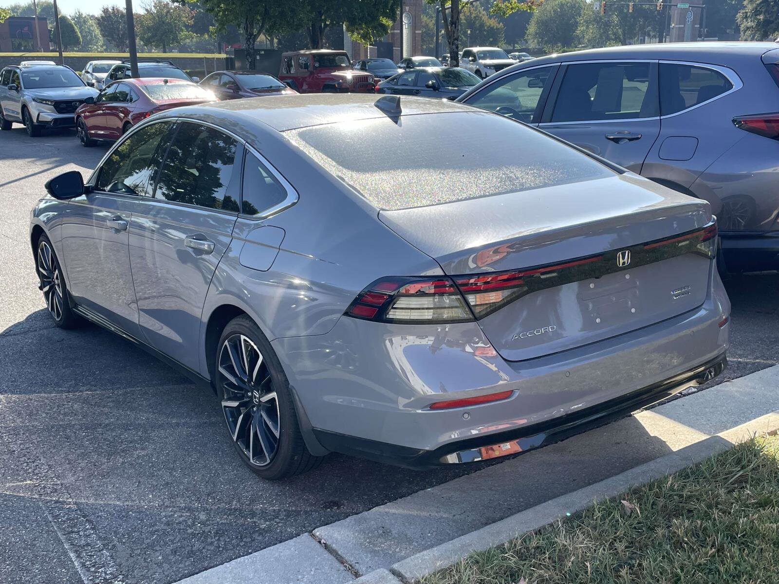 2023 Honda Accord Hybrid Touring photo 2