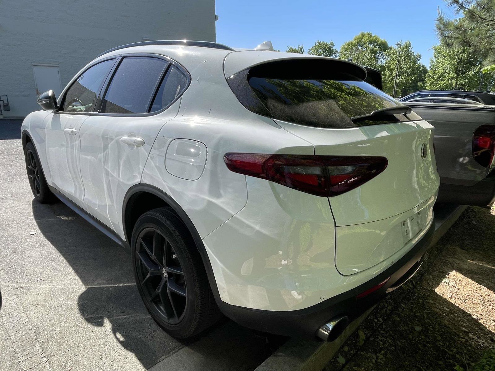 2021 Alfa Romeo Stelvio photo 5