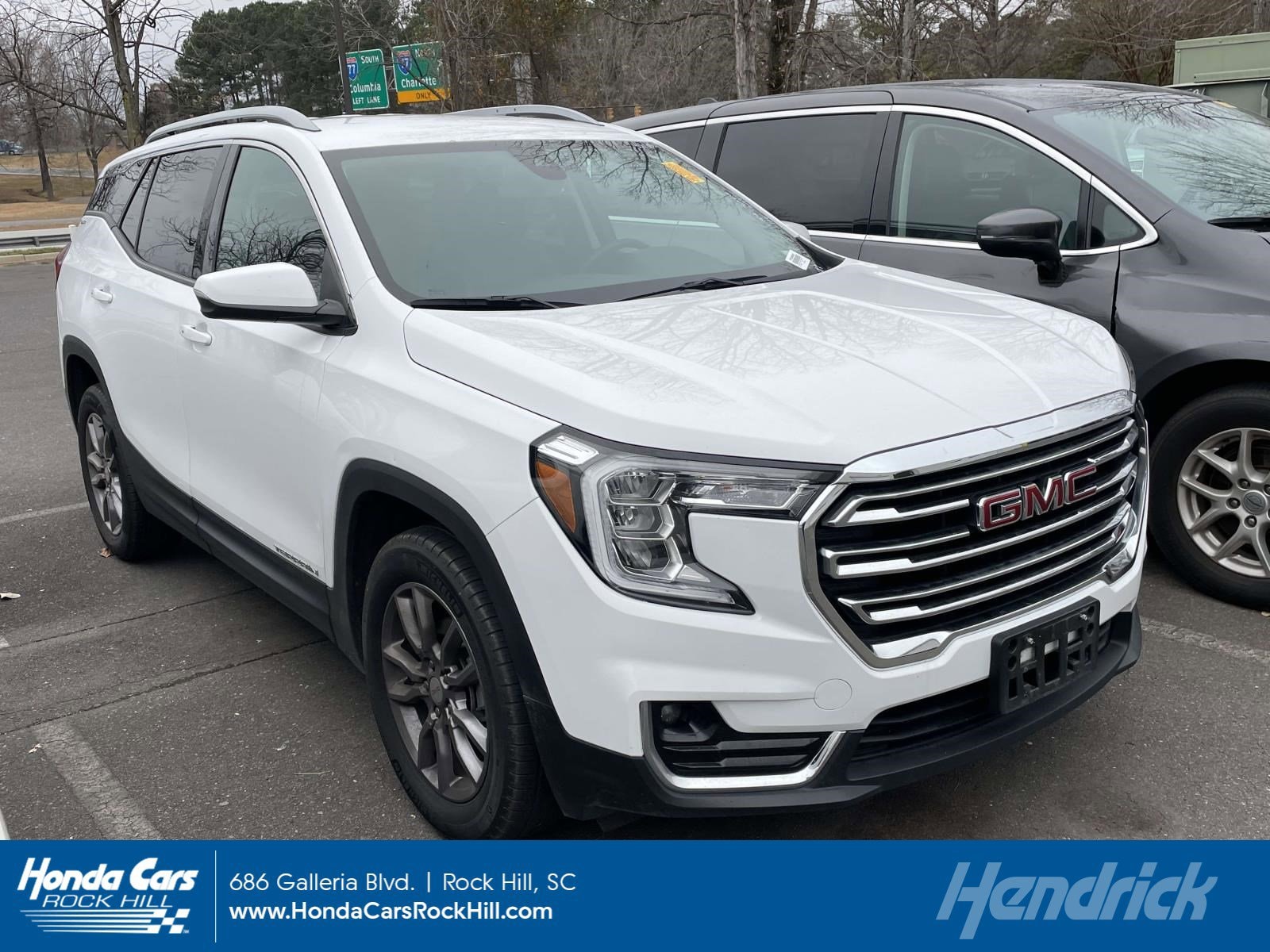 2024 GMC Terrain SLT's photo