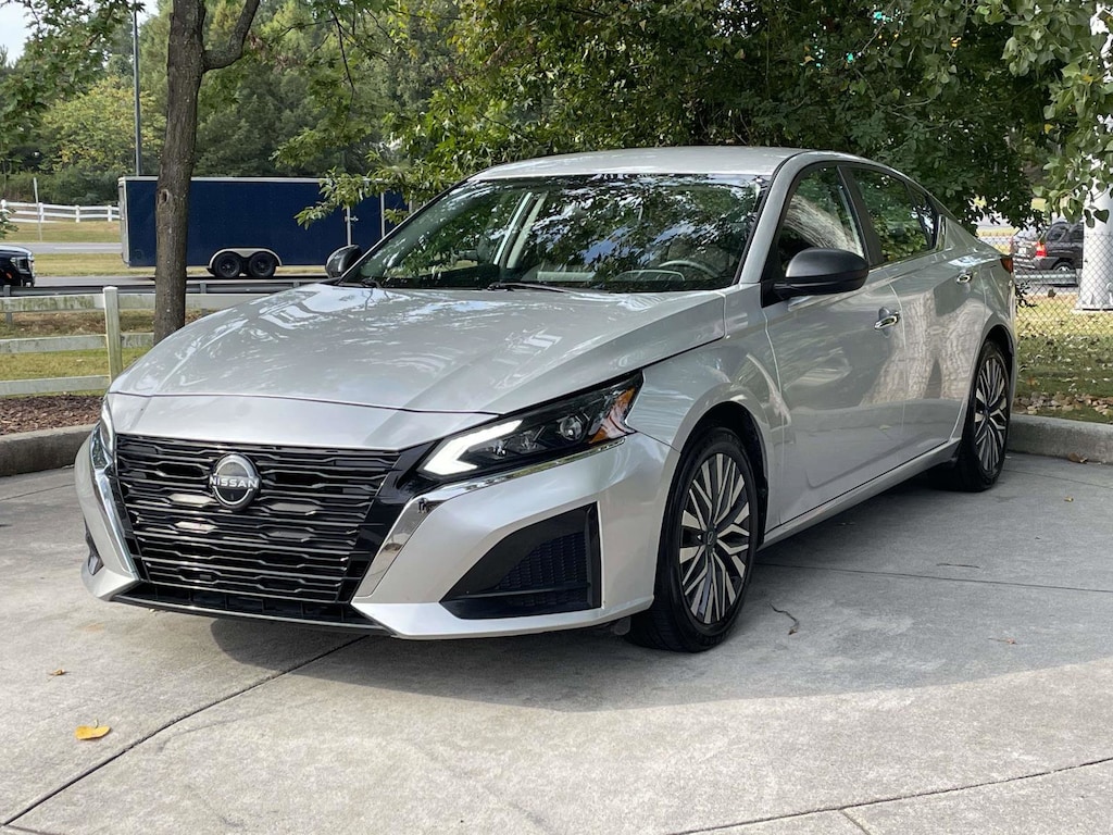 Used 2024 Nissan Altima 2.5 SV Sedan