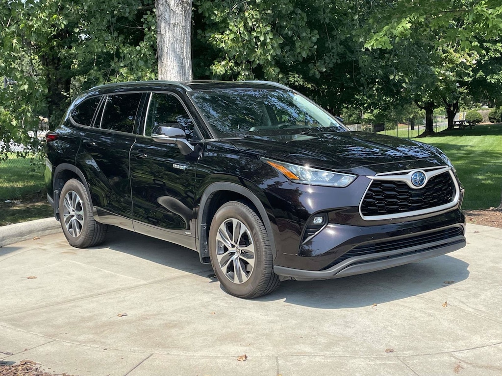 Used 2020 Toyota Highlander Hybrid XLE SUV