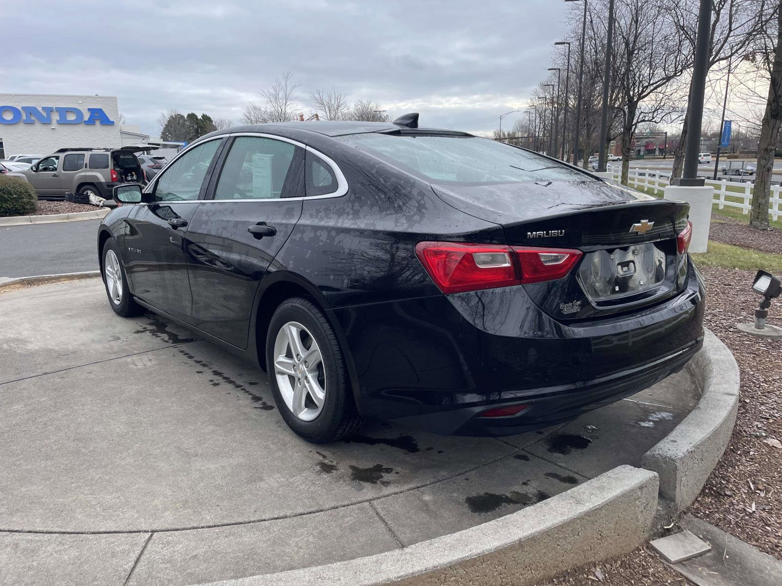 2024 Chevrolet Malibu LT photo 3
