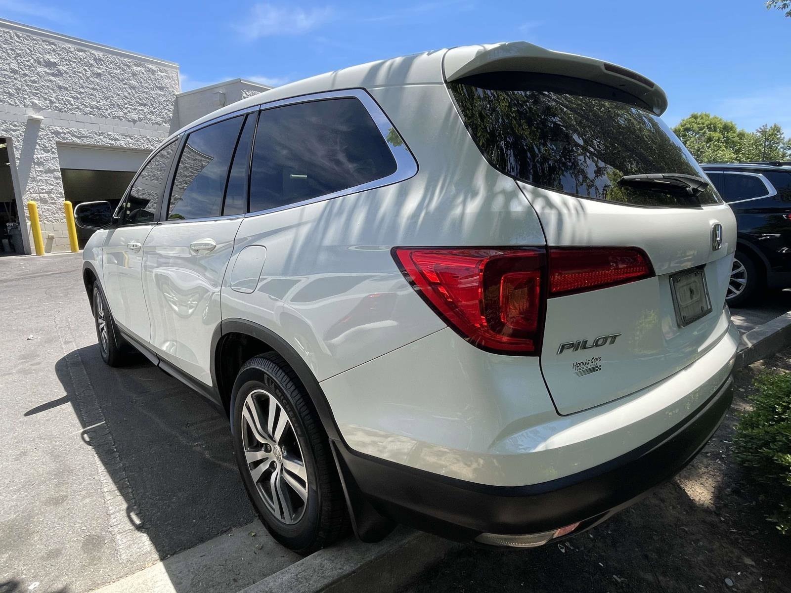 2017 Honda Pilot EX-L photo 5