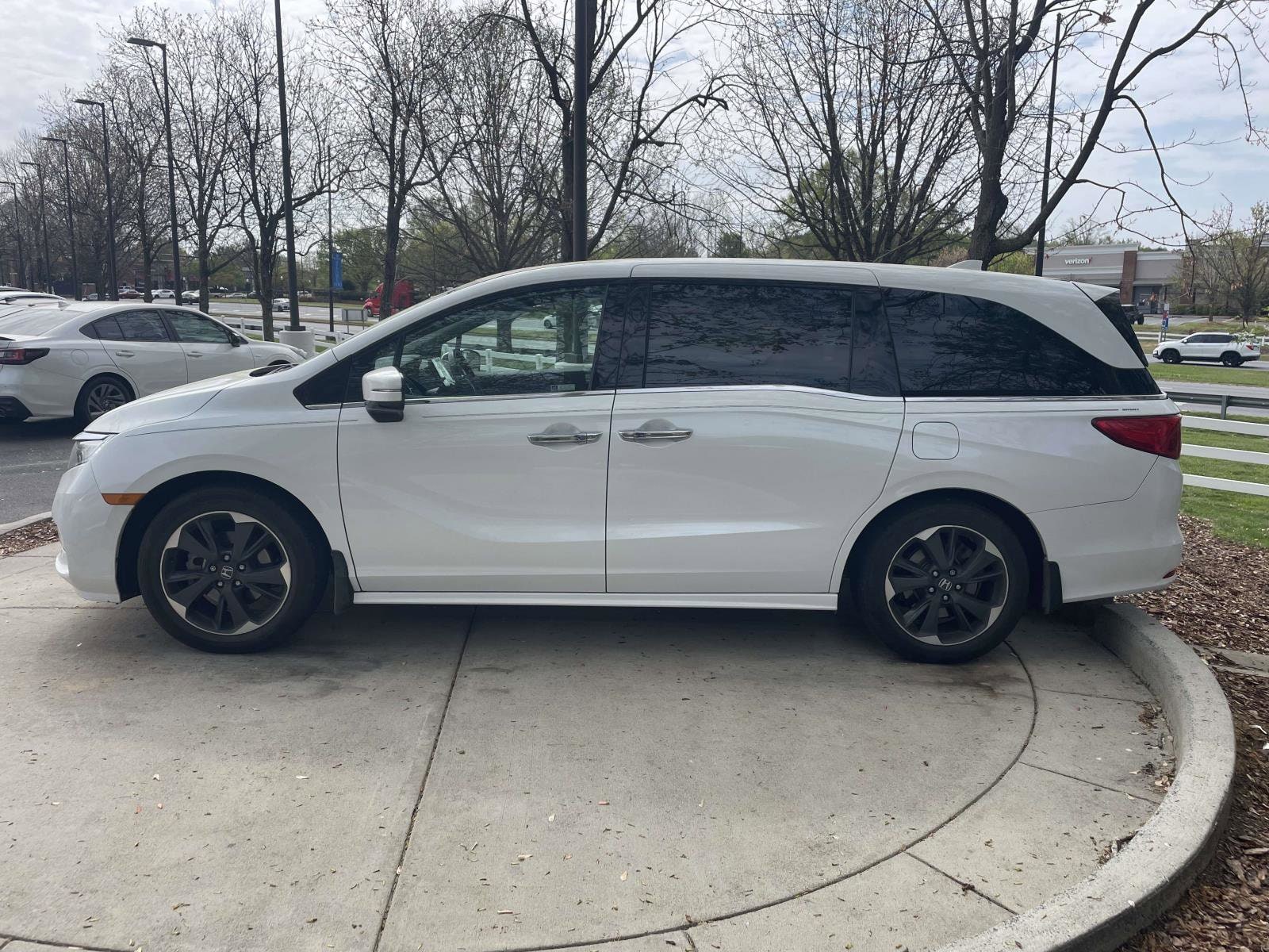 2023 Honda Odyssey Elite photo 6