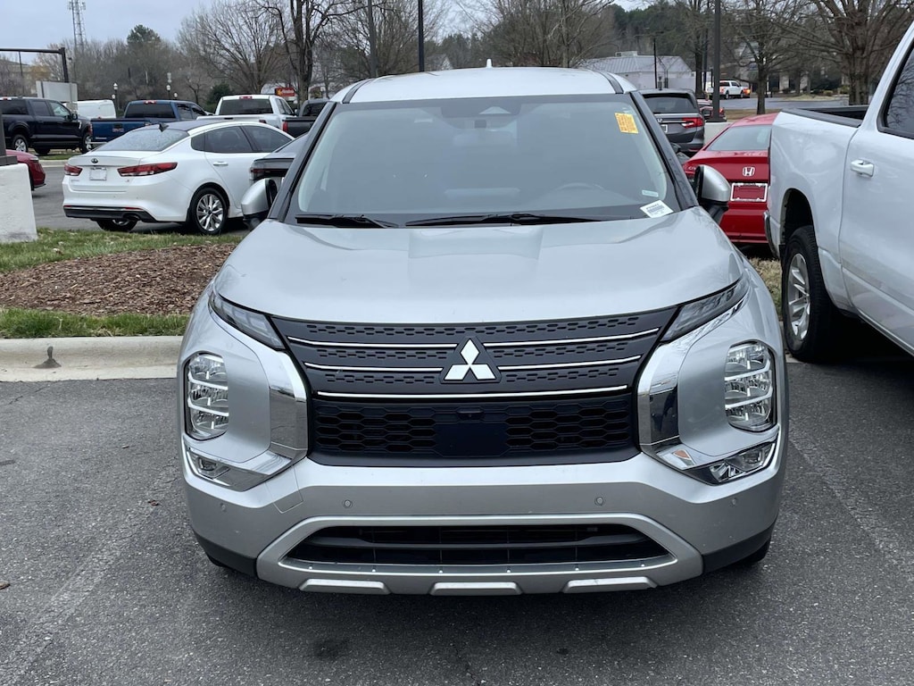 Used 2024 Mitsubishi Outlander SE SUV