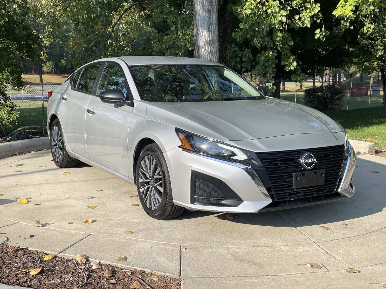 Used 2025 Nissan Altima SV Sedan
