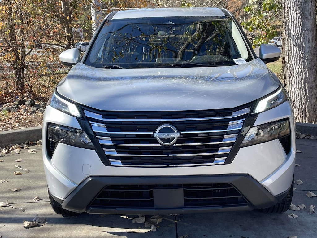 Used 2024 Nissan Rogue SV SUV