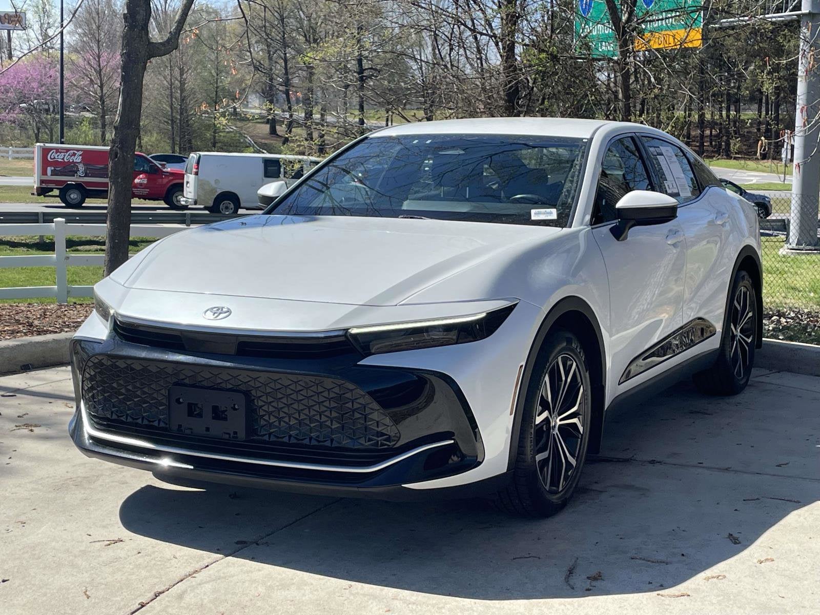 2024 Toyota Crown XLE photo 4