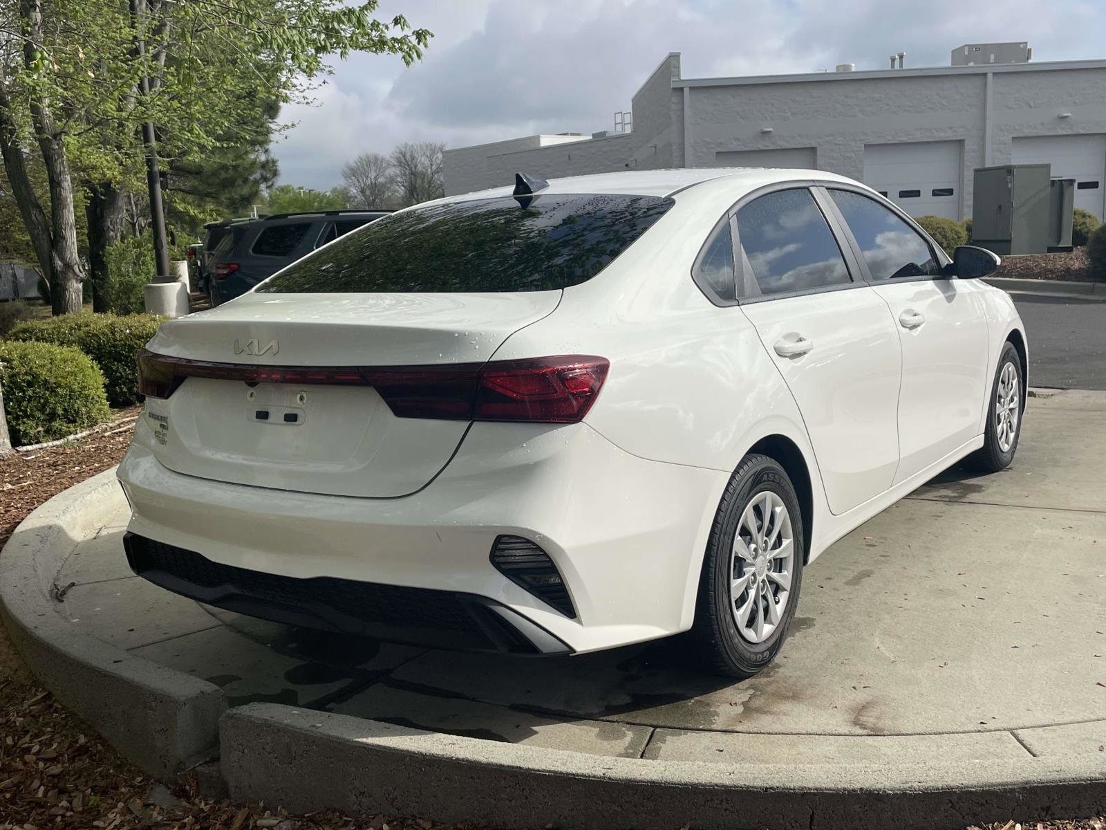 2023 Kia Forte LX photo 3