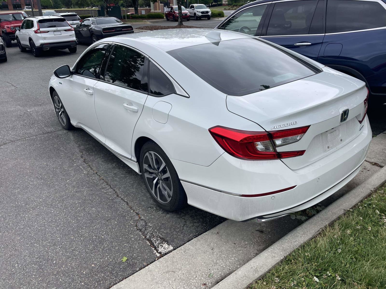 2021 Honda Accord Hybrid EX-L photo 5
