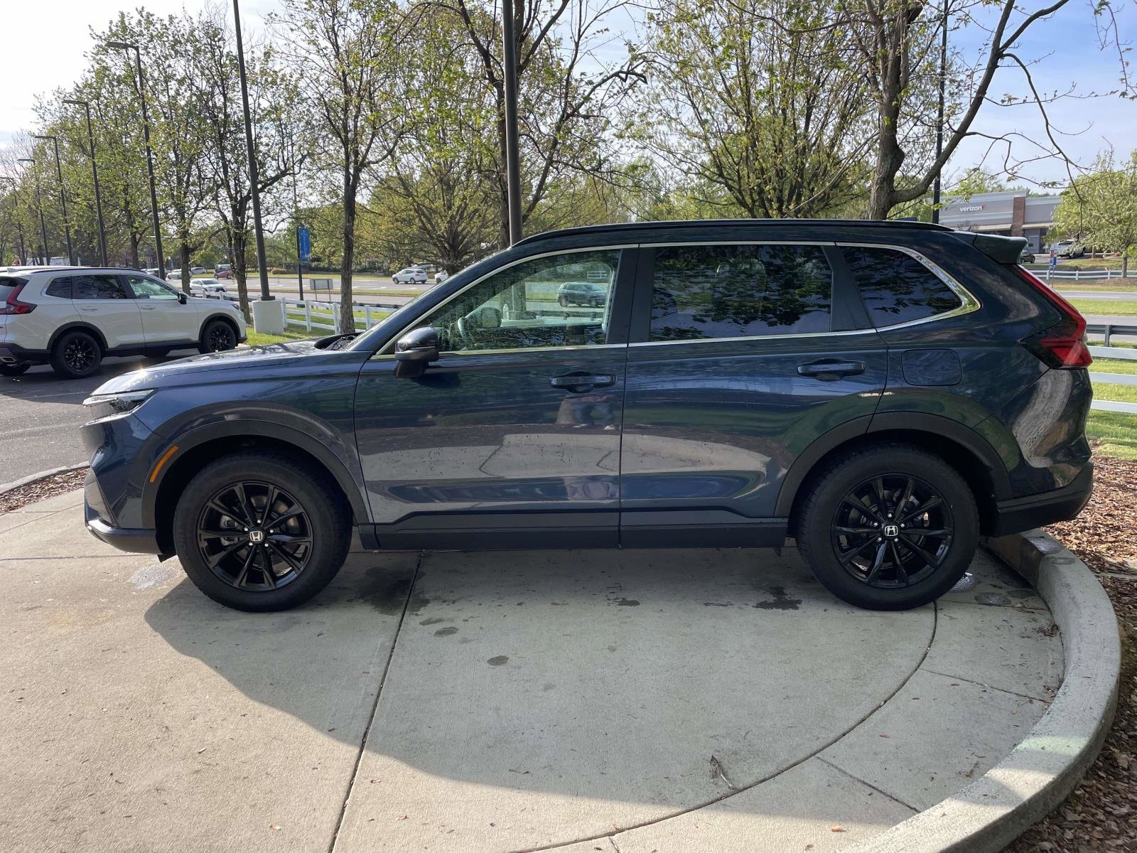 2024 Honda CR-V Hybrid Sport photo 6