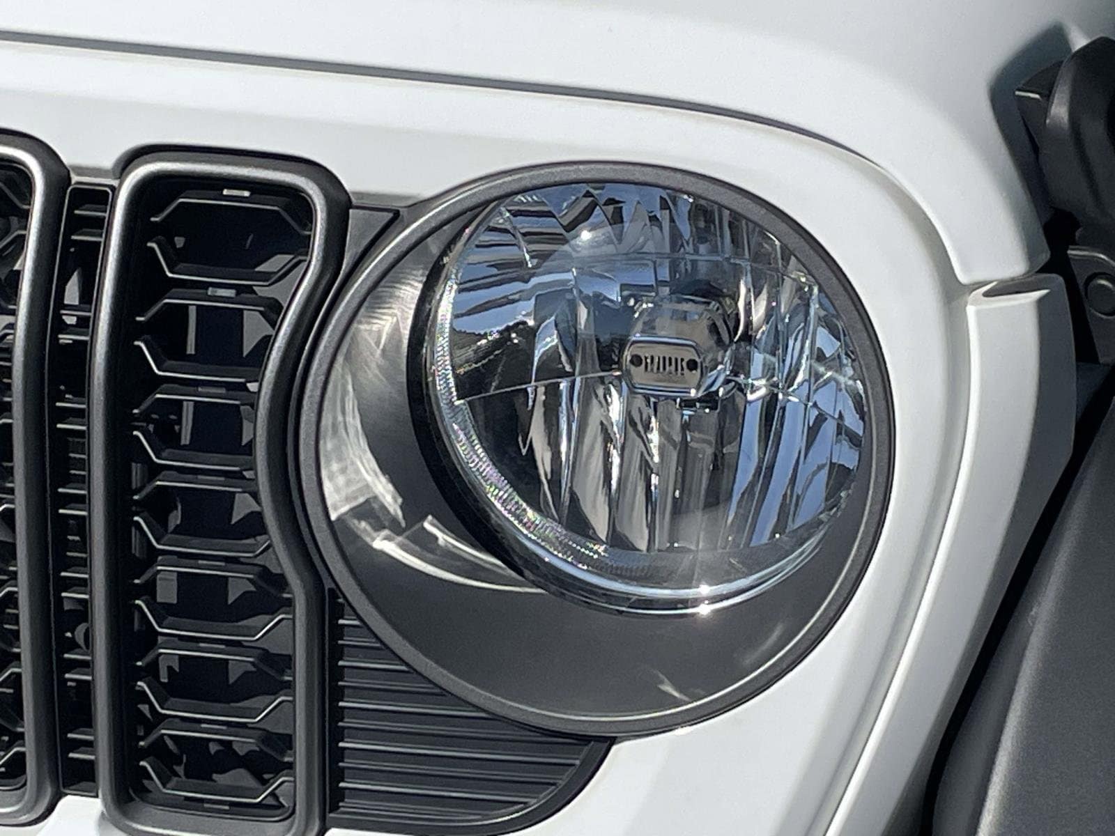 2025 Jeep Wrangler Sport photo 5