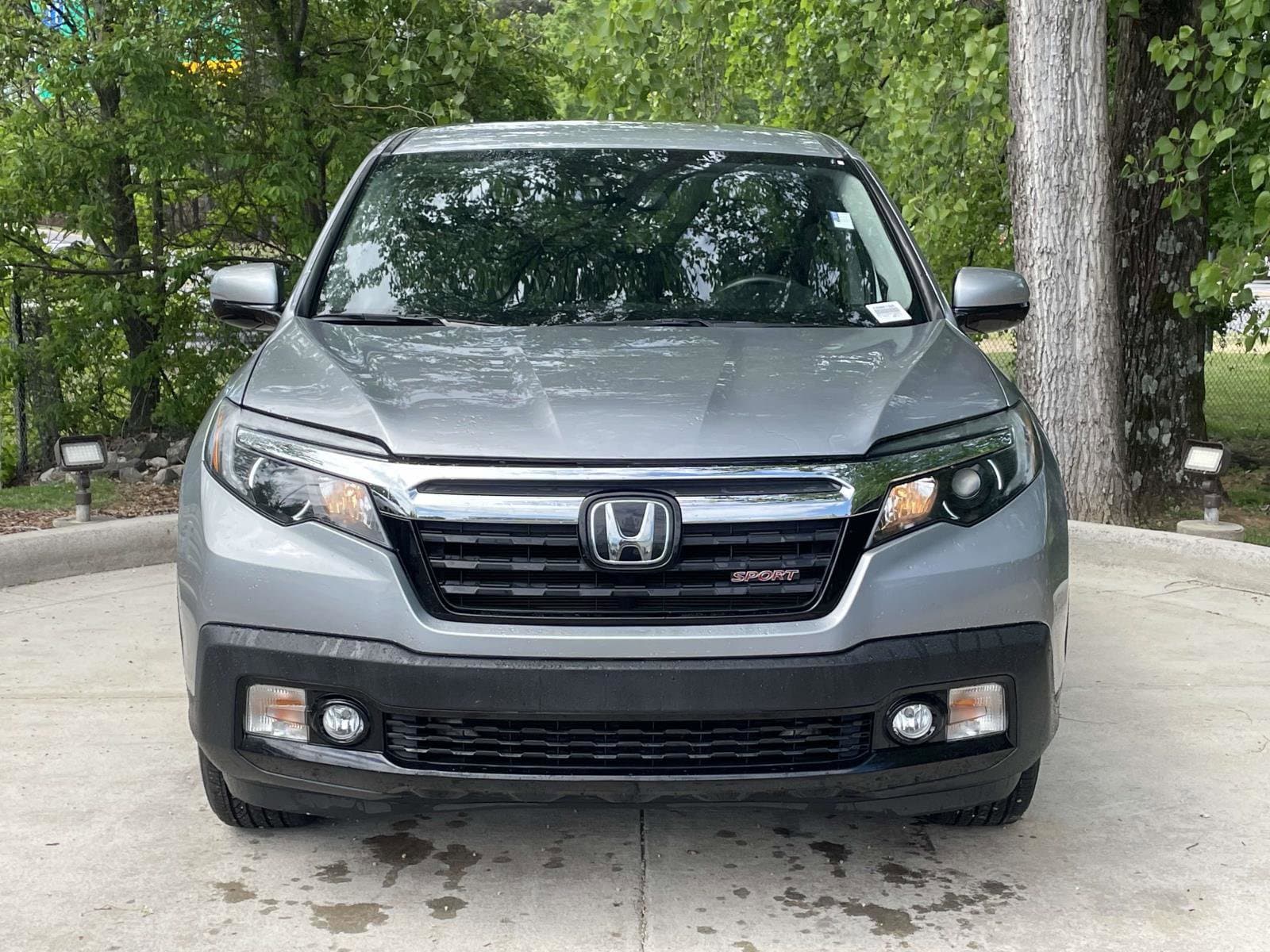 2020 Honda Ridgeline Sport photo 2