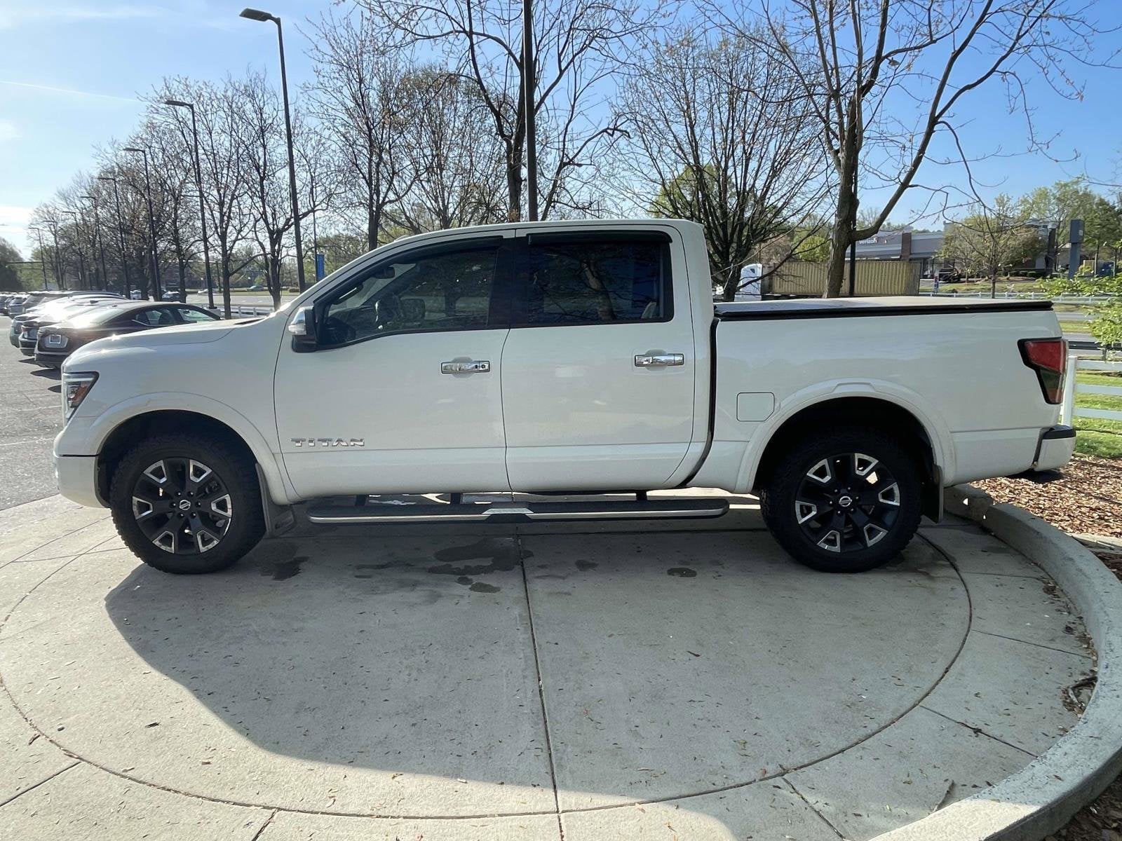2021 Nissan Titan Platinum Reserve photo 3