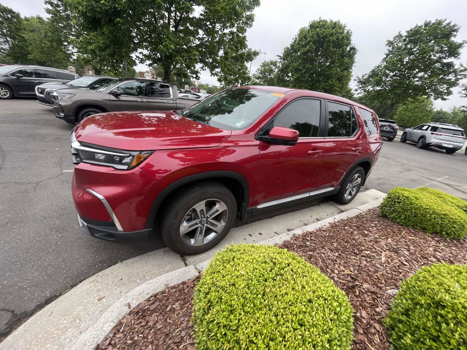 2023 Honda Pilot EX-L 7 Passenger photo 5