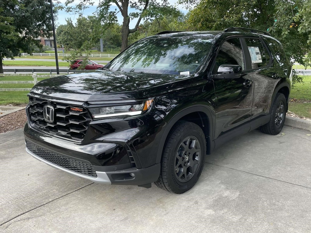 New 2025 Honda Pilot TrailSport SUV