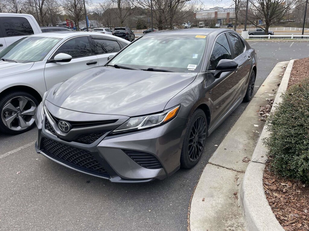 Used 2019 Toyota Camry SE Sedan