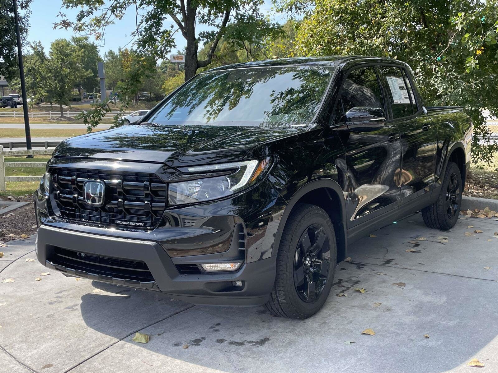 2026 Honda Ridgeline Black Edition photo 3