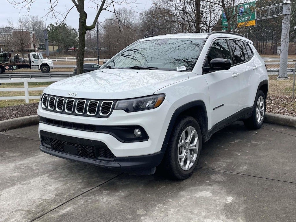 Used 2024 Jeep Compass Latitude SUV