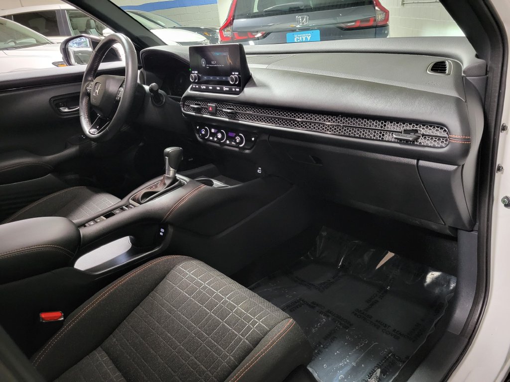 2025 Honda HR-V Sport - Photo 11