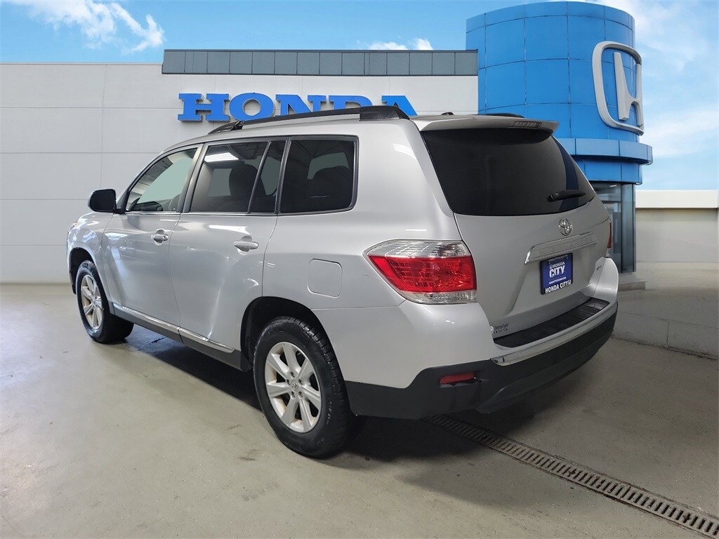Used 2012 Toyota Highlander SE SUV