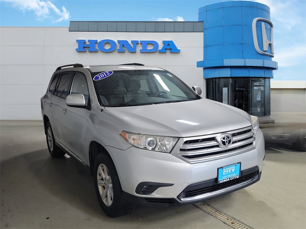 Used 2012 Toyota Highlander SE SUV