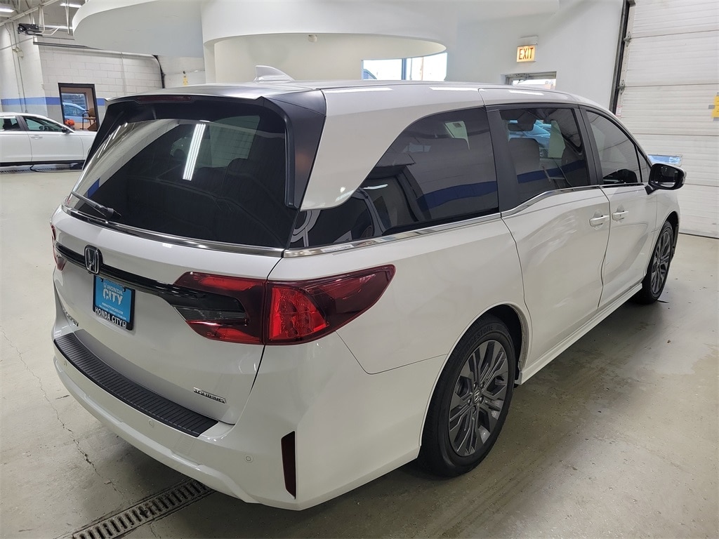 Used 2025 Honda Odyssey Touring Minivan/Van