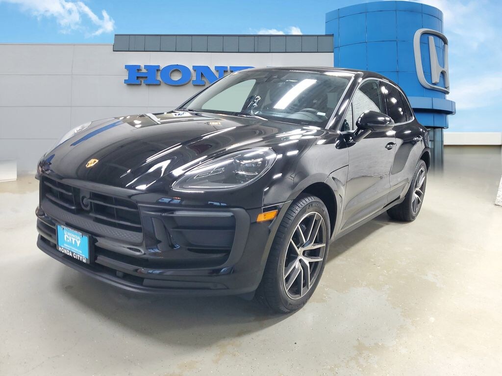 Used 2025 Porsche Macan Base SUV