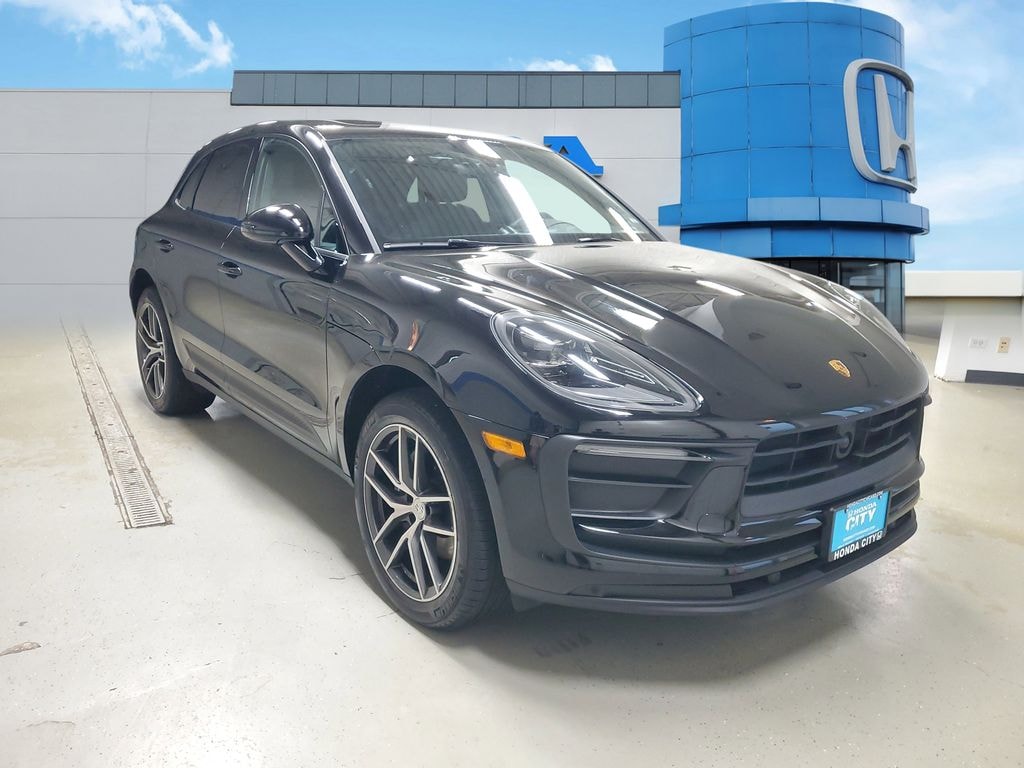 Used 2025 Porsche Macan Base SUV