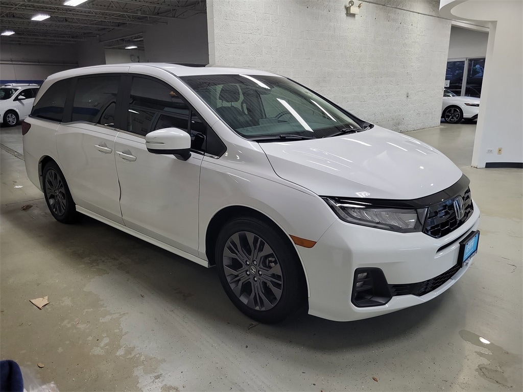 Used 2025 Honda Odyssey Touring Minivan/Van
