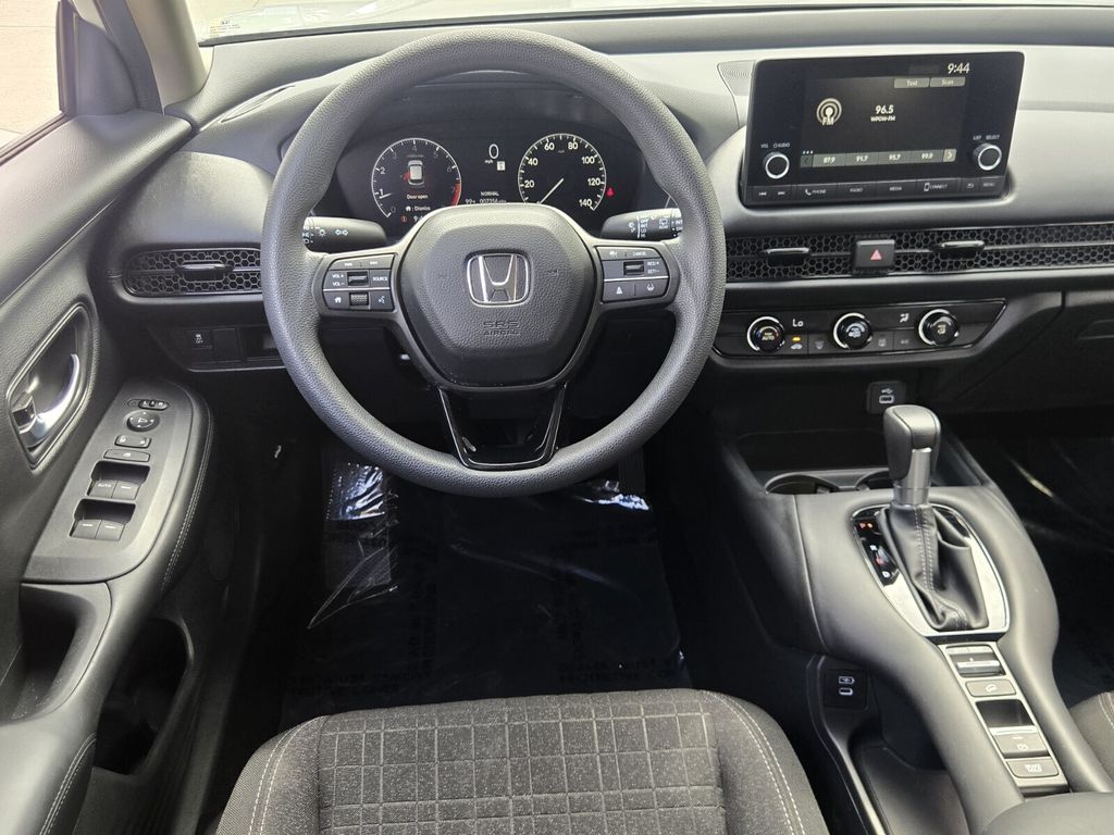 2025 Honda HR-V LX - Photo 12