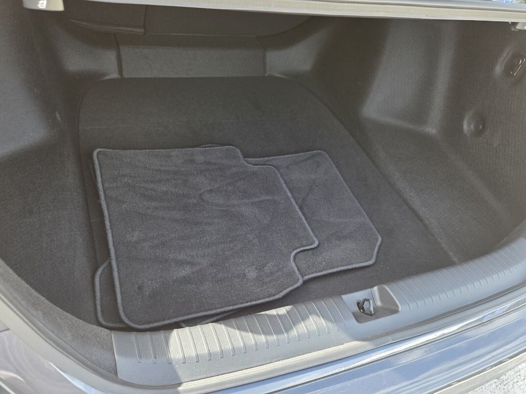 2025 Honda Accord SE - Photo 13