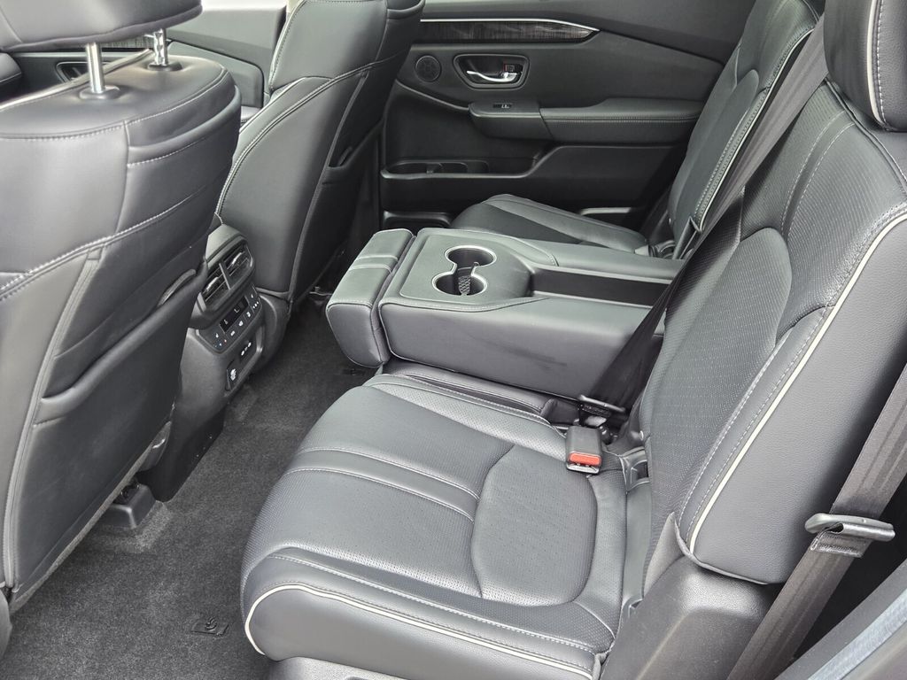 2025 Honda Pilot Elite - Photo 11
