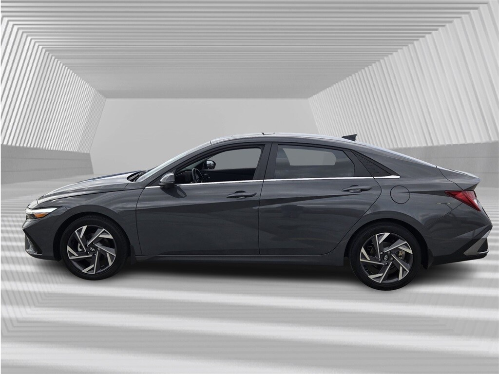 2024 Hyundai Elantra Limited photo 2