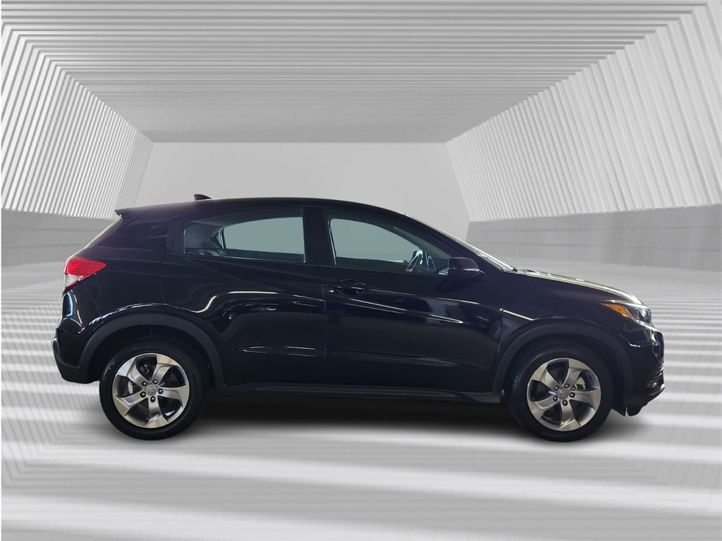 Used 2021 Honda HR-V LX with VIN 3CZRU5H38MM719260 for sale in Davie, FL