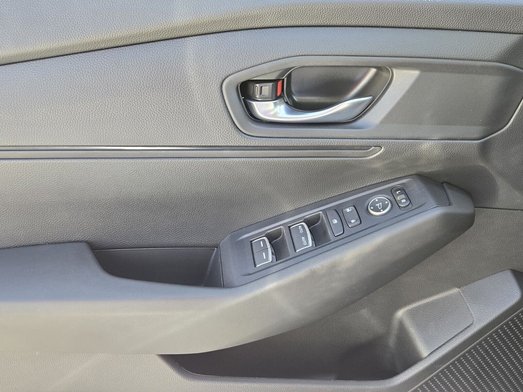 2025 Honda Accord LX - Photo 26