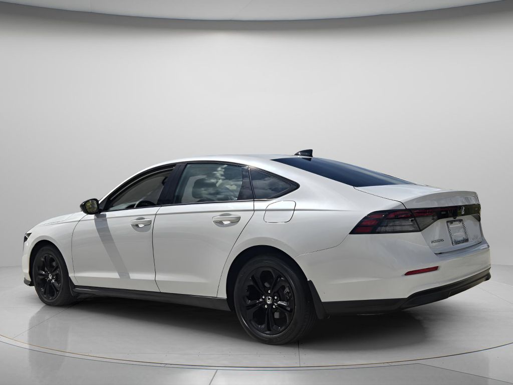 2025 Honda Accord SE - Photo 8