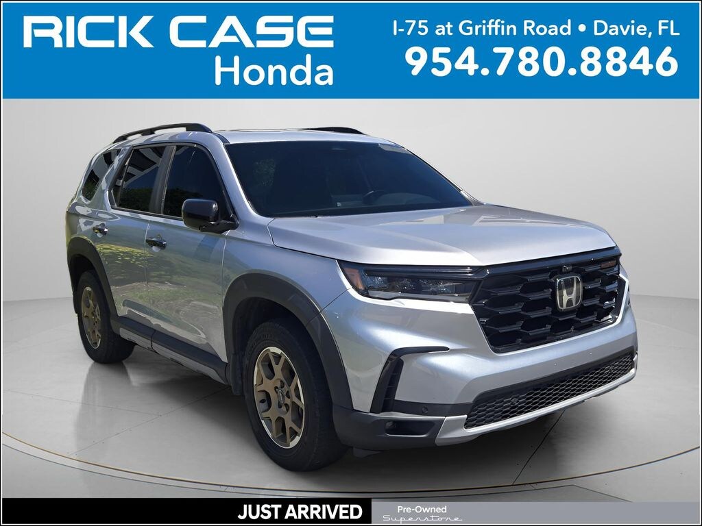 Used 2024 Honda Pilot TrailSport SUV