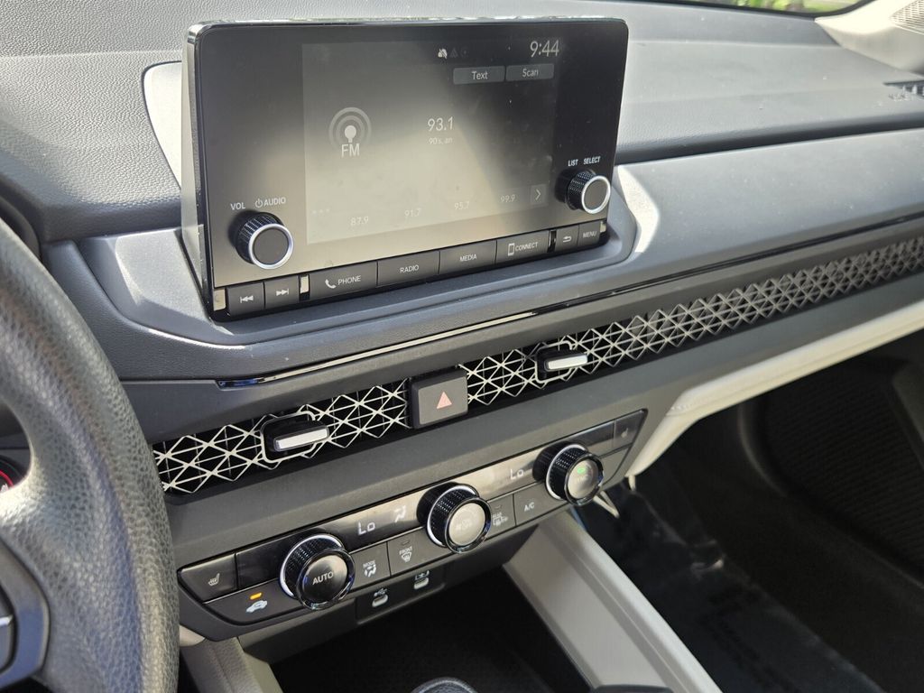 2025 Honda Accord SE - Photo 20
