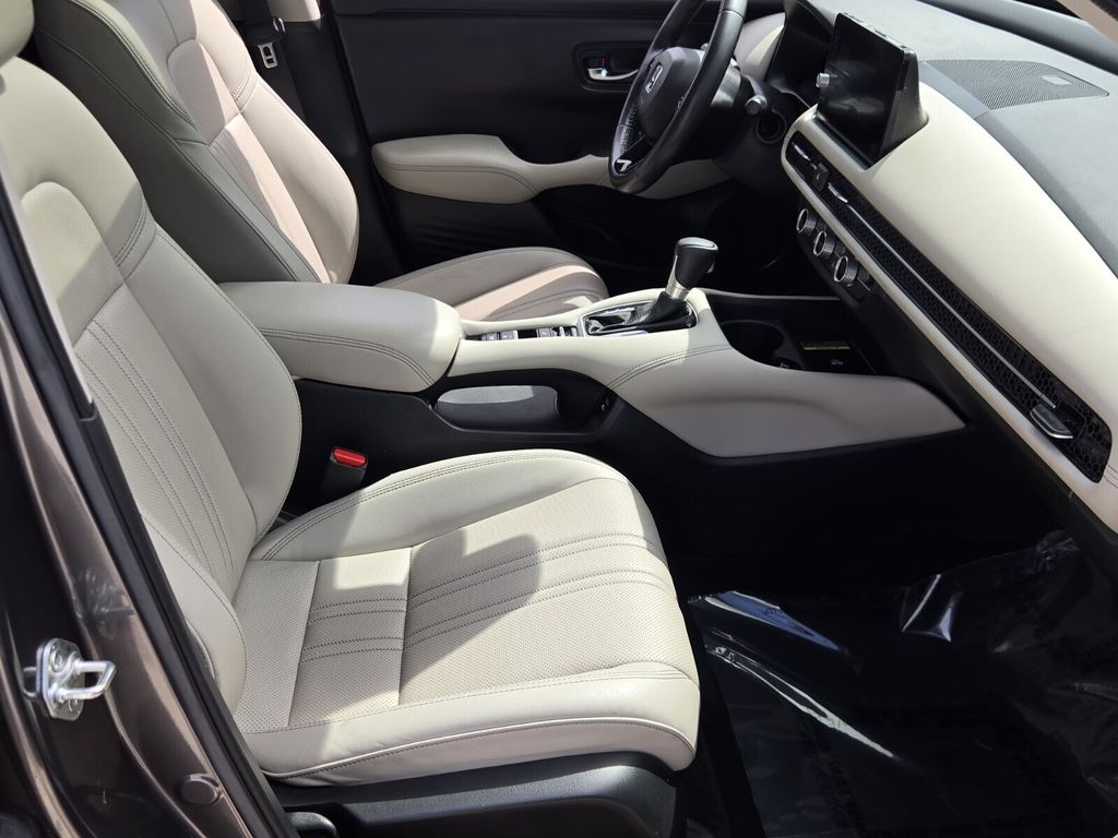 2025 Honda HR-V EX-L - Photo 16