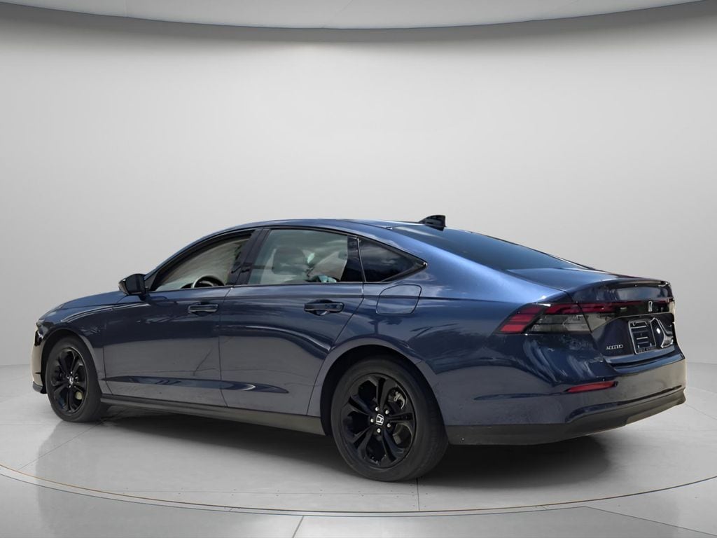2025 Honda Accord SE - Photo 8