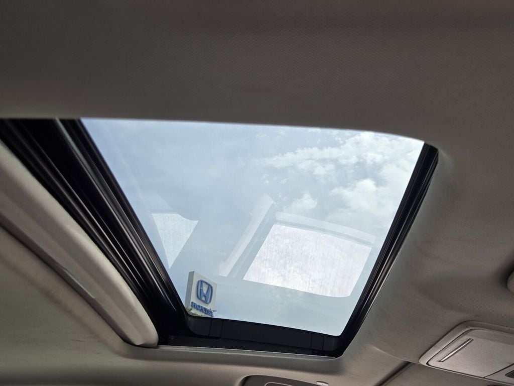 2025 Honda Accord SE - Photo 17