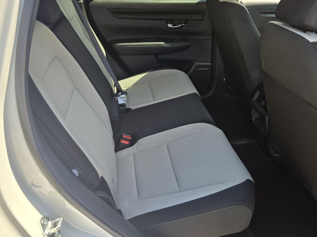 2025 Honda CR-V LX - Photo 15