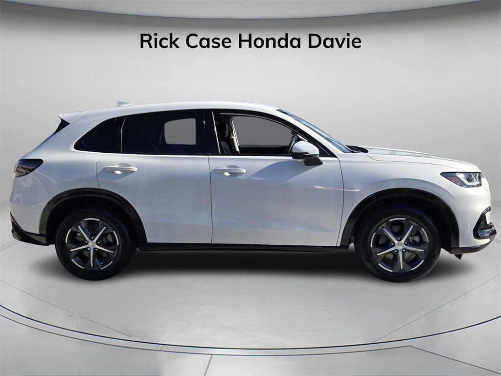 2023 Honda HR-V EX-L photo 2