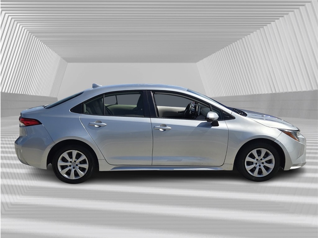 Used 2020 Toyota Corolla LE with VIN JTDEPRAE9LJ014641 for sale in Davie, FL
