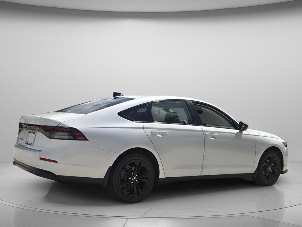 2025 Honda Accord SE - Photo 7